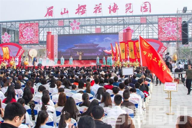 告诉给你听！爱上眉山东马的四个理由！