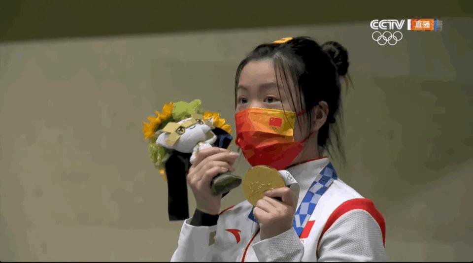 杨倩球鞋值多少钱,杨倩收藏耐克鞋事件