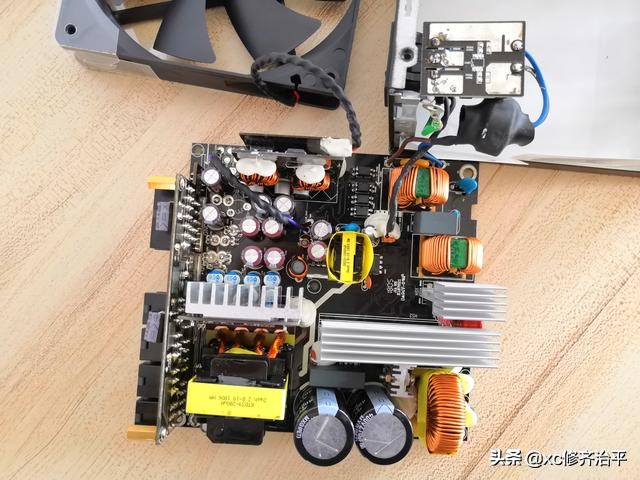 艾湃ag750w拆解,艾湃电竞ag750m拆解