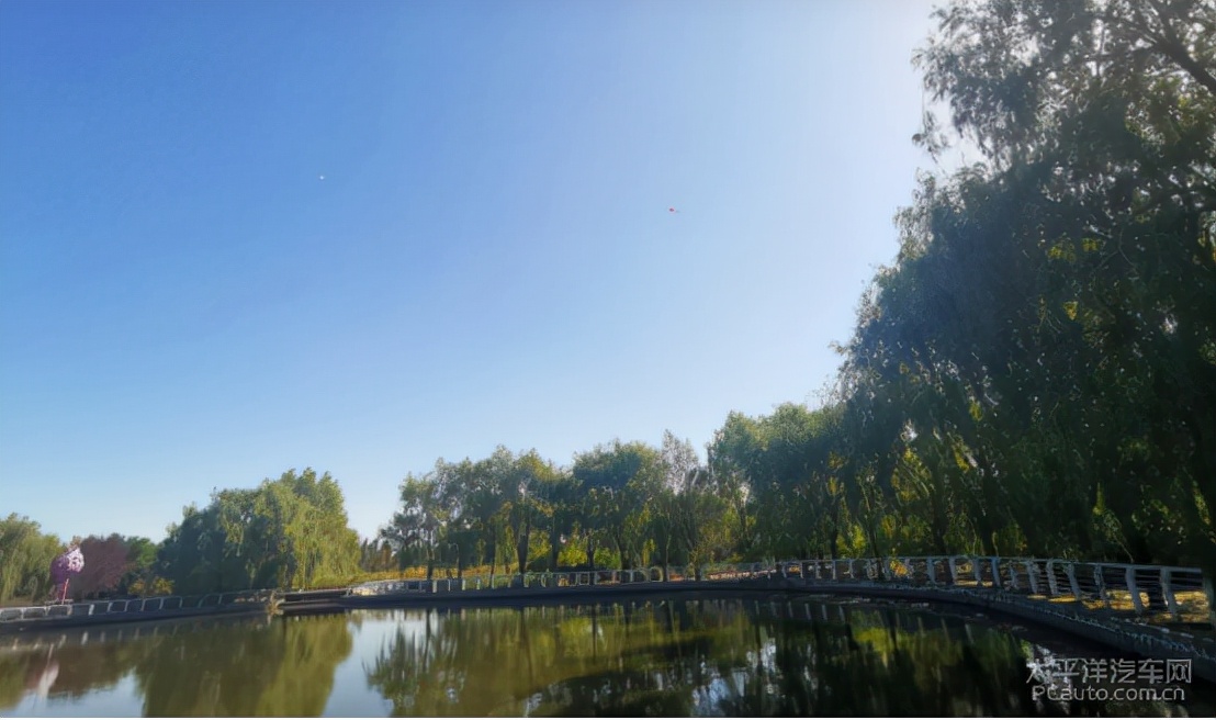 忽如一夜秋风来的下一句,,忽如一夜春风来千树万树梨花开