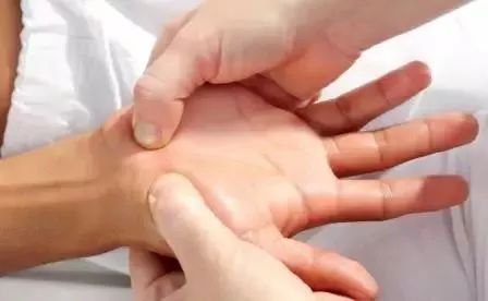 颈椎炎如何按摩,每天5分钟缓解颈椎病