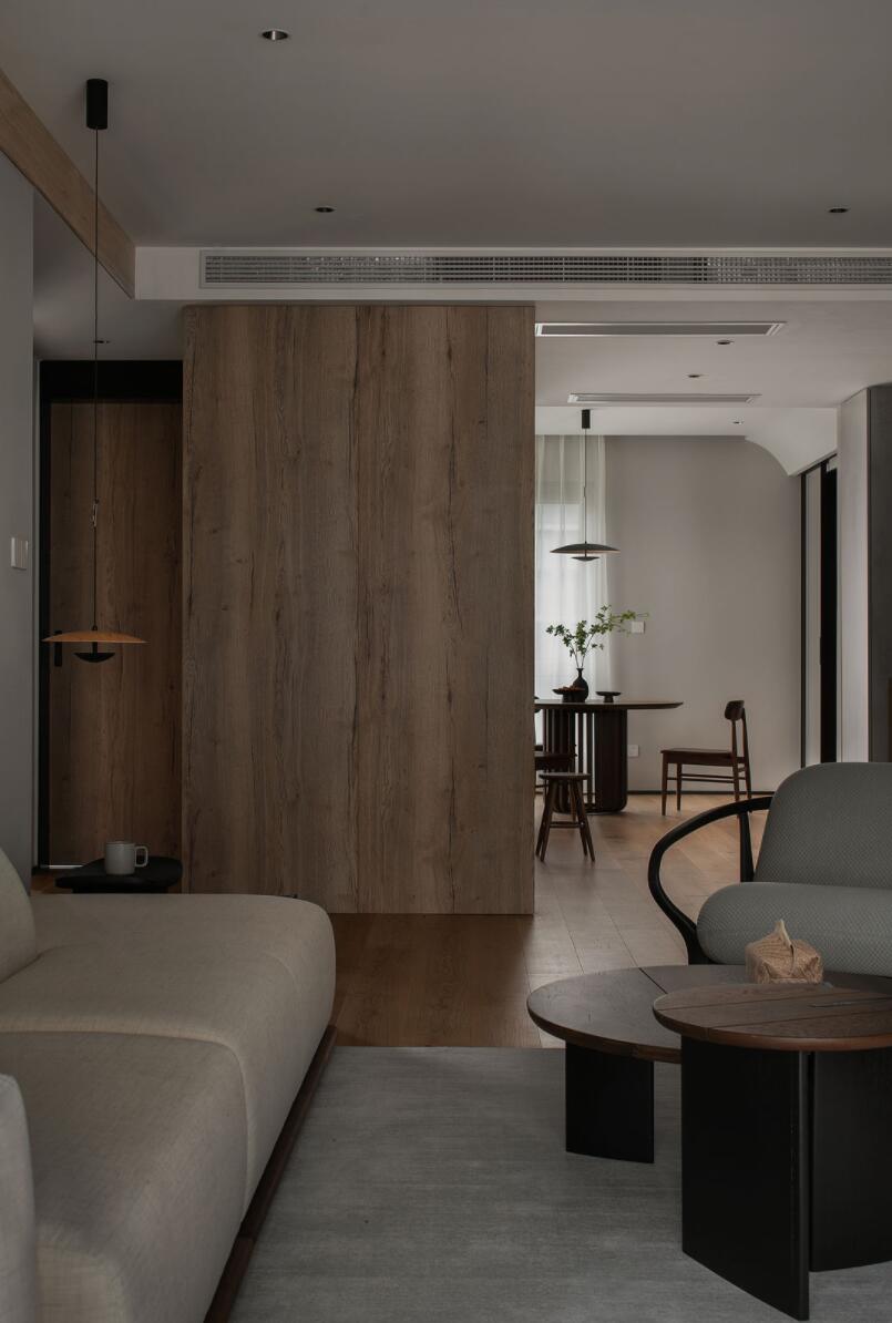 主卧过道型衣帽间设计,过道2.5米设计个衣帽间