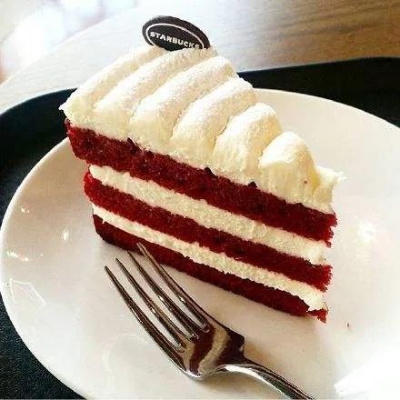 你相信吗？一个30平的面点间，所需要的设备和调料高达上百种！