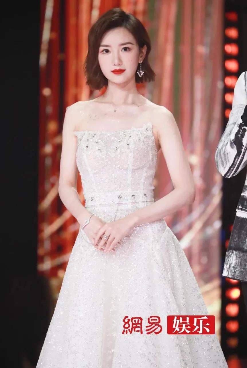 还这么年轻，这神颜小花神颜小生怎么越长越残了…