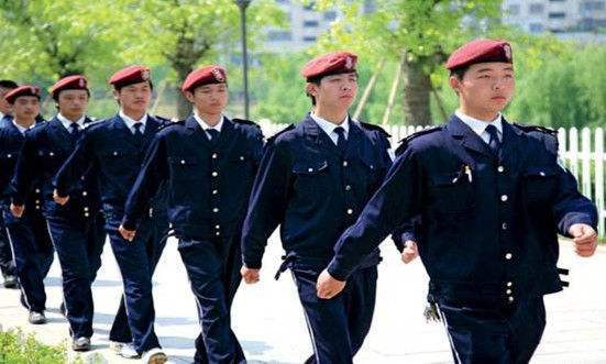 工厂保安工资6000真的假的,在工厂里做保安一个月能挣多少