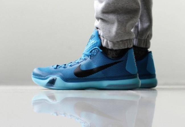 kobe退役之战穿的鞋,kobe退役时的鞋子