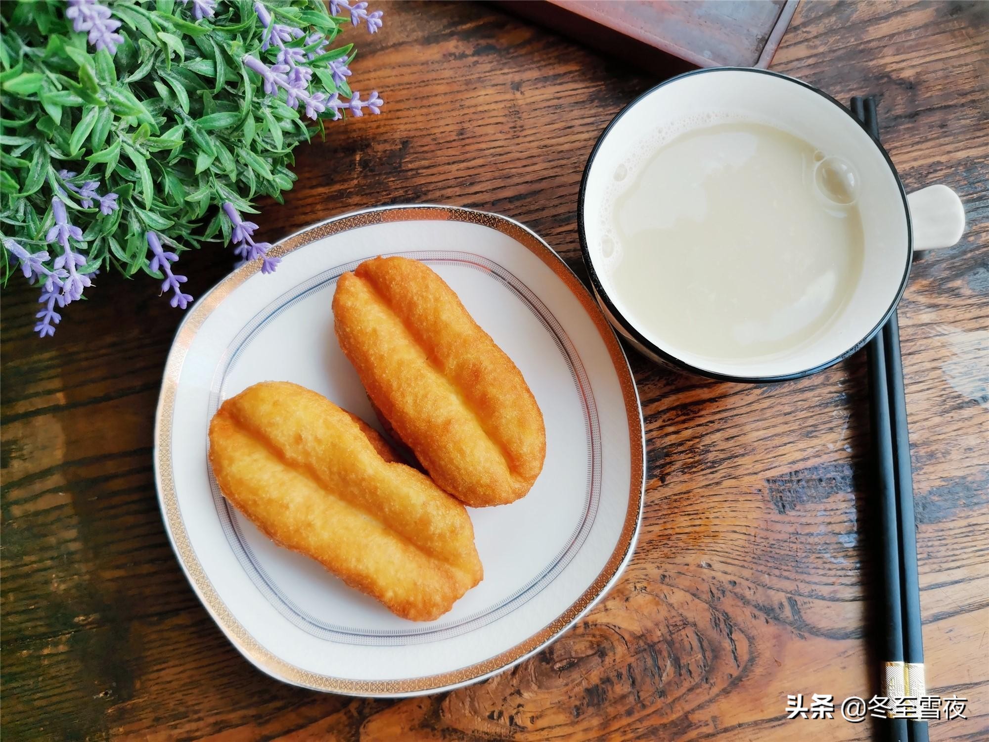 用牛奶鸡蛋做油条的新做法和配方,鸡蛋牛奶油条的做法简单香甜酥脆