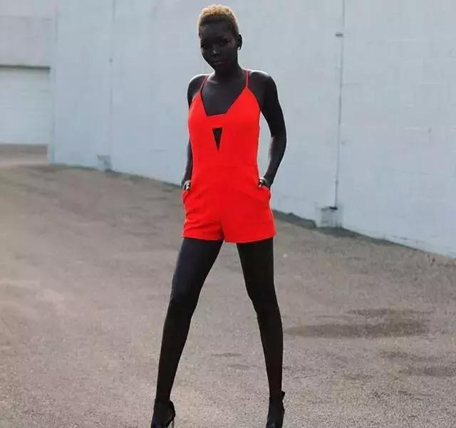 世界上最黑的模特图片,世界最黑的黑模特