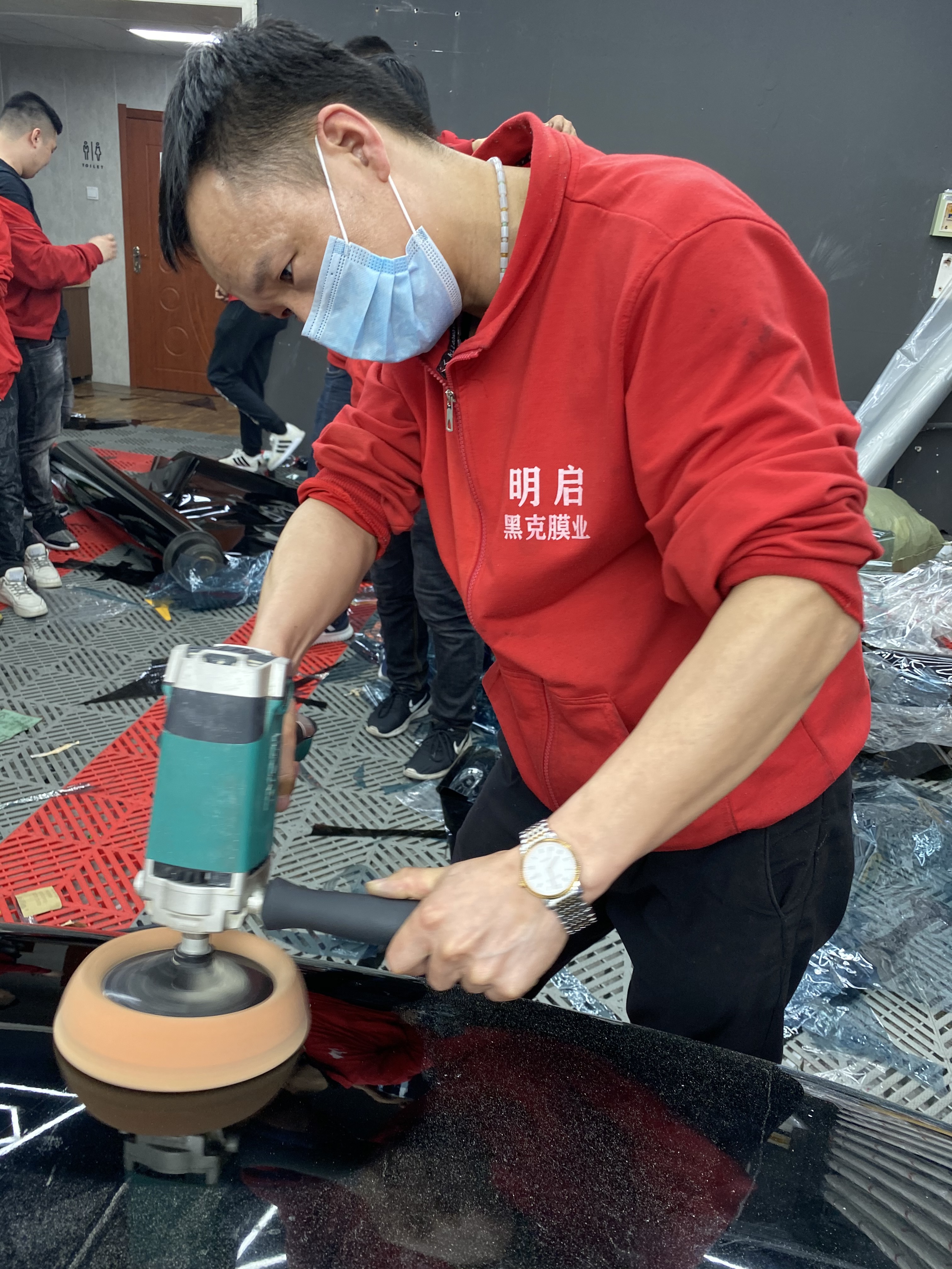 美容抛光的正确步骤,汽车美容抛光手法教程