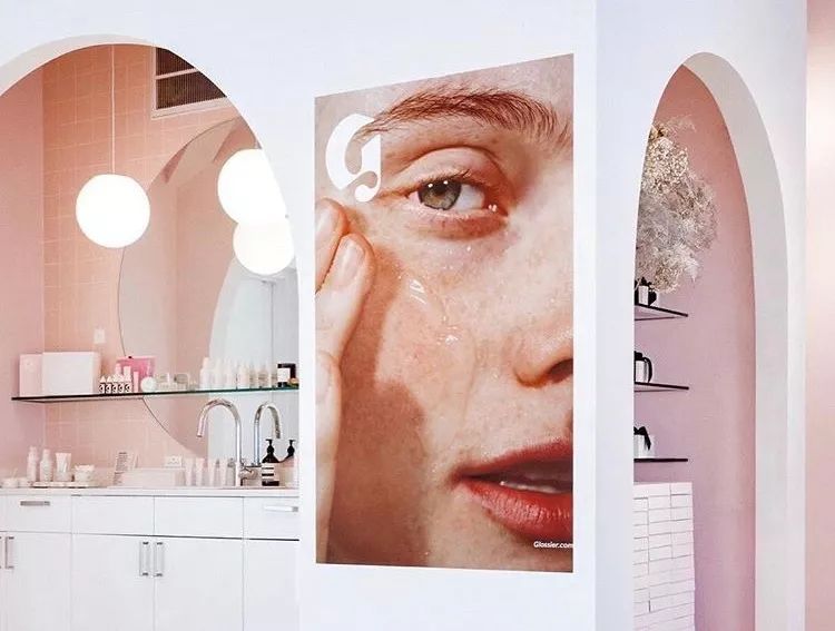 带你看一下颜值高好用的好物,带你们看看美妆博主的底妆