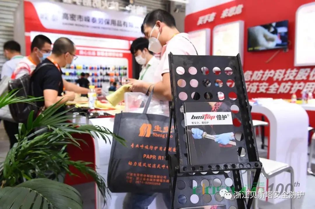 乘风破浪的基层工作者,乘风破浪的维和军人