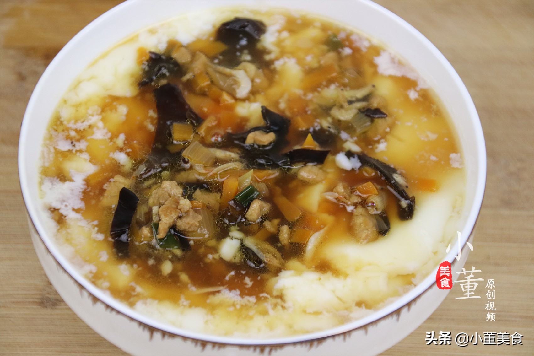 简单自制豆腐脑做法视频,在家自制豆腐脑鲜嫩爽滑入口即化