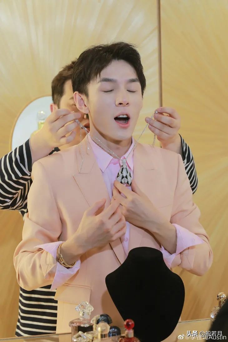 李佳琦其实一直在种草珠宝,你们有发现吗?