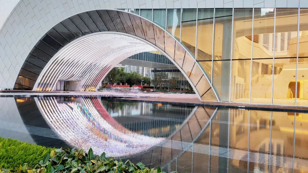 又是看完想去系列!深圳这个高颜值新地标,地铁直达还免费