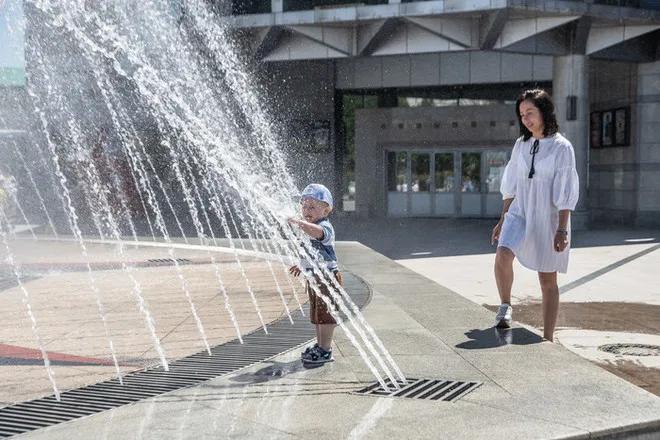 布市滞留国人获得信息难，商户赚钱应远离*场赌**