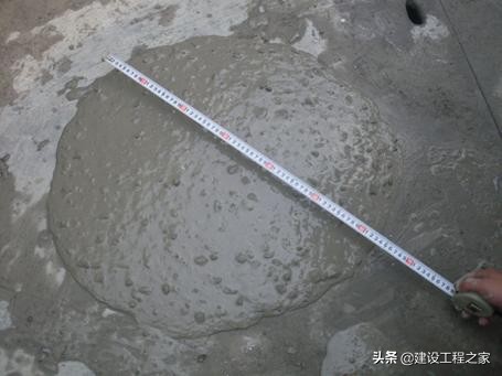 混凝土拌合物坍落度根据什么确定,混凝土的扩展度与坍落度的区别