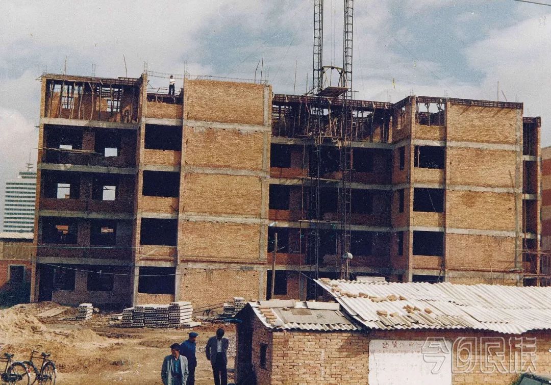 坚守与奋斗、光荣与梦想——省民专40年