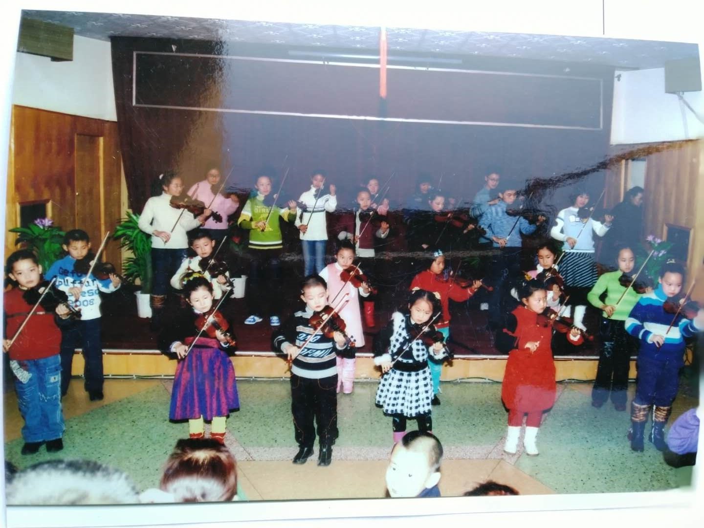 你家孩子有十张照片吗？我来告诉你怎样串出ta的成长史，看这，……