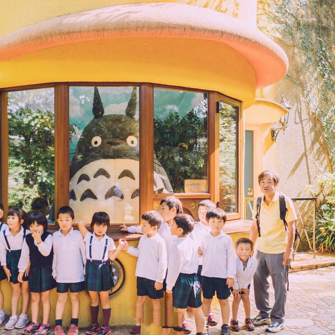 宫崎骏建筑漫画手绘场景,宫崎骏美术馆视频大全