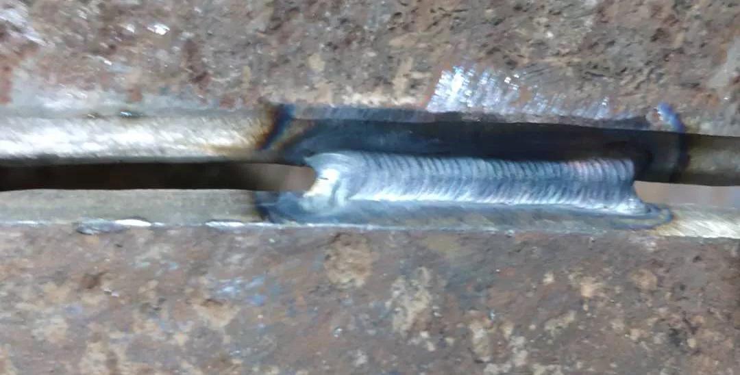 焊接时容易焊穿怎么办,焊接时老是掉渣是材质问题吗