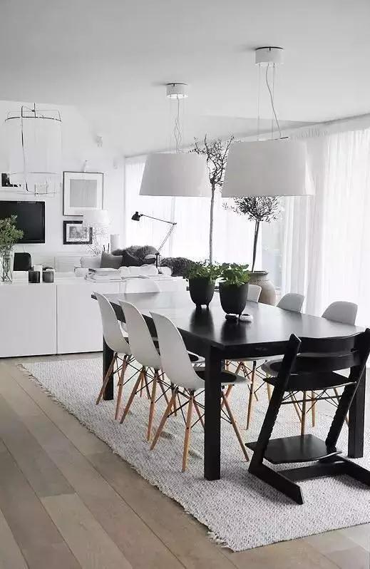 灰色地板搭配什么颜色家具,深色地板搭配家具装修风格