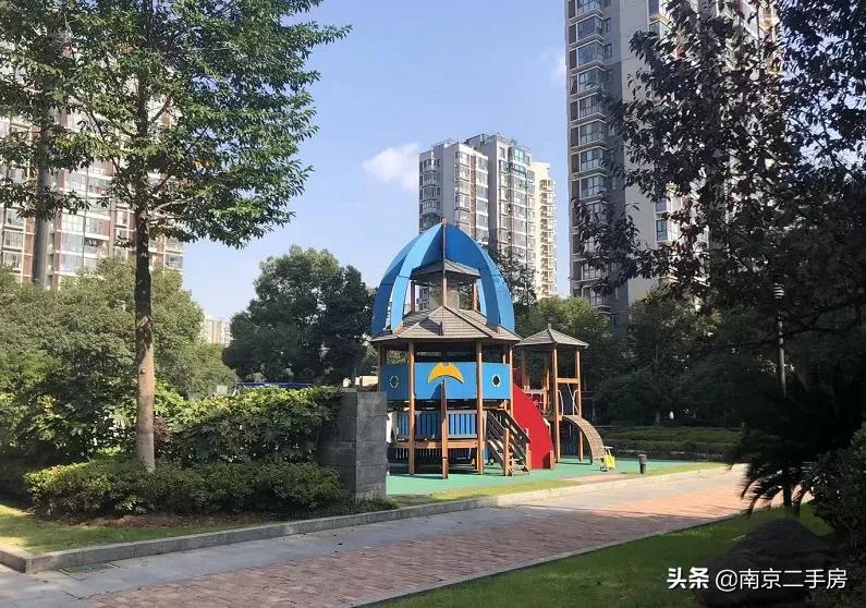 房价超7万/㎡！实探河西中部门禁超严小区，现场竟被圈粉了