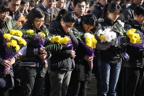 烈士父亲住院无人照料，复旦18驴再上热搜，冷漠的背后有何隐情