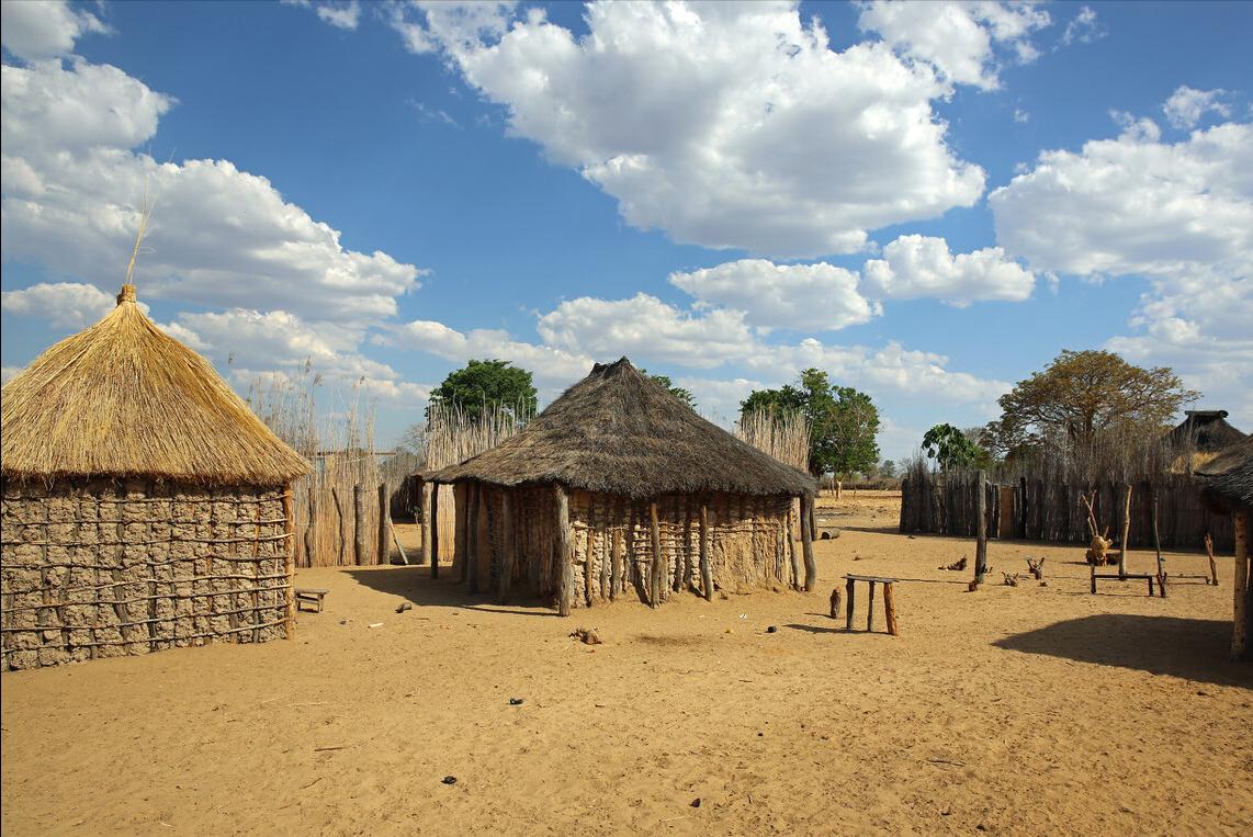 非洲部落“第一美女”，体重超过300斤，丈夫寸步不离怕被抢