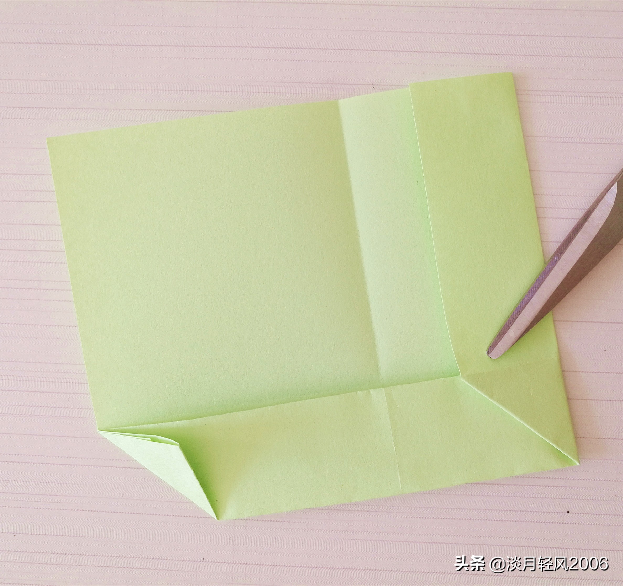 幼儿园手工折纸信封超简单,用正方形折纸做信封