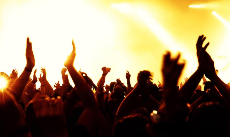 摇滚也严肃?黑豹乐队仅凭1首民谣轰动意大利,如今还搅局游戏界