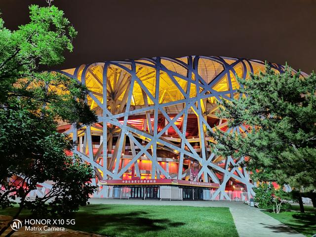 荣耀热门五款机型拍照对比：分别是Play4T/X10/30S/30/30Pro