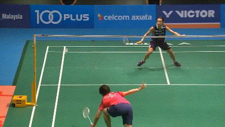 羽毛球常见的三种违规动作,最新最全的羽毛球假动作