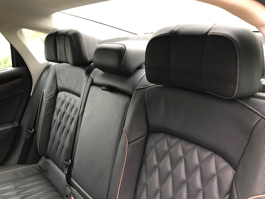 大众帕萨特380豪华版驾驶体验,大众帕萨特380豪华版驾驶感受