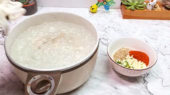 酸辣土豆粉重庆正宗酸辣味做法,酸辣土豆粉热乎乎的超开胃