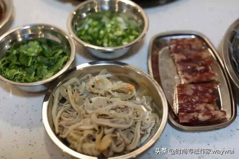 寒风飒飒,人类无法阻止火锅的蔓延势头了……