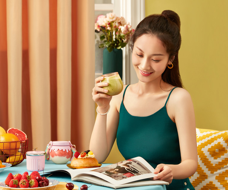 放到包包里的榨汁机,随身携带榨汁机随时喝到新鲜果汁