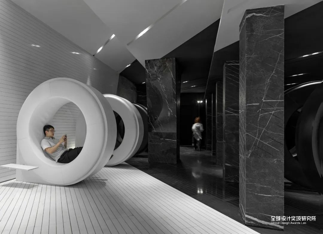 这是什么神仙奖项？获奖总数才6个？