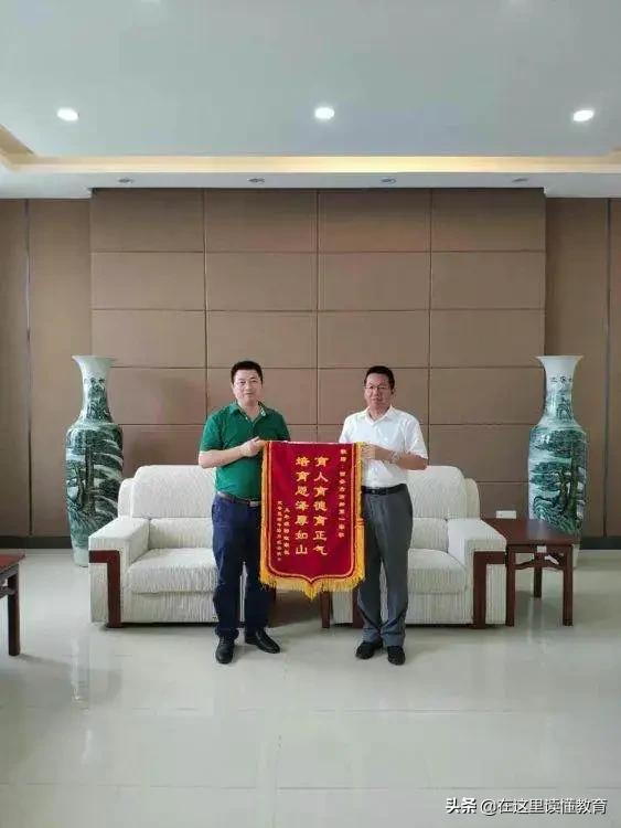 西安市高新第二学校排名,西安市高新第一学校初中校服