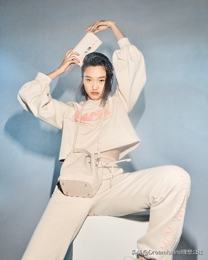 mcm中古包牛角包粉色,mcm秋冬值得入手的包