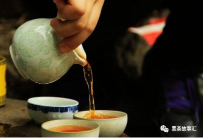 秋天喝黑茶养胃更养人,喝茶最高境界是黑茶