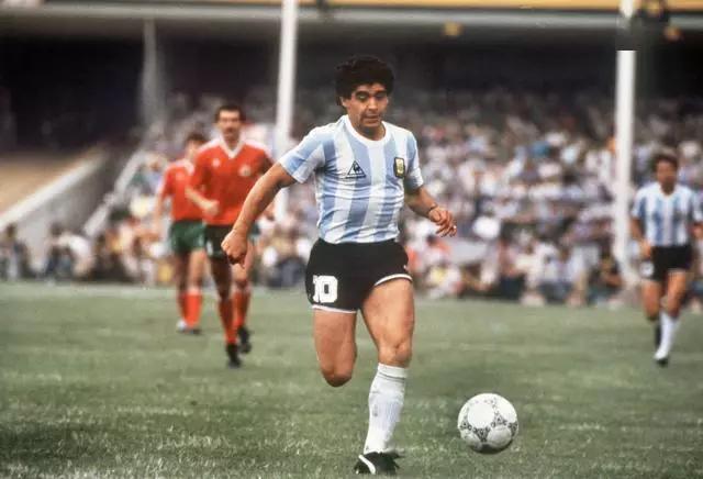 大腿极其强壮的十大足球运动员,足球运动员强壮大腿