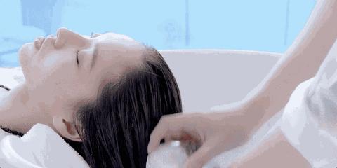 头皮屑太多的简单处理办法,头皮屑多怎么办最有效的方法