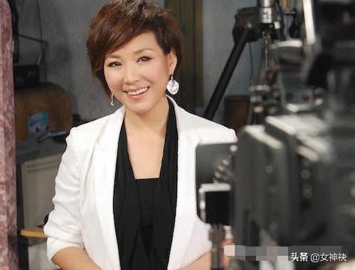 乐蜂网关闭意味着创始人李静创业失败？娱乐主持人女王的华丽转身