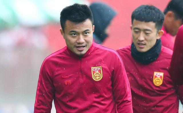 开玩笑？报纸把国足球员名字弄错10多个，魏士豪，曹雪丁是谁？