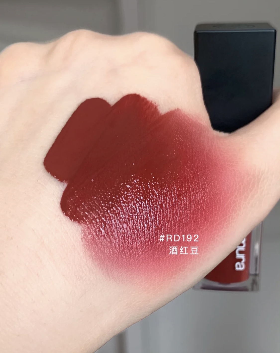 冬天口红推荐美宝莲,冬天适合什么样的口红