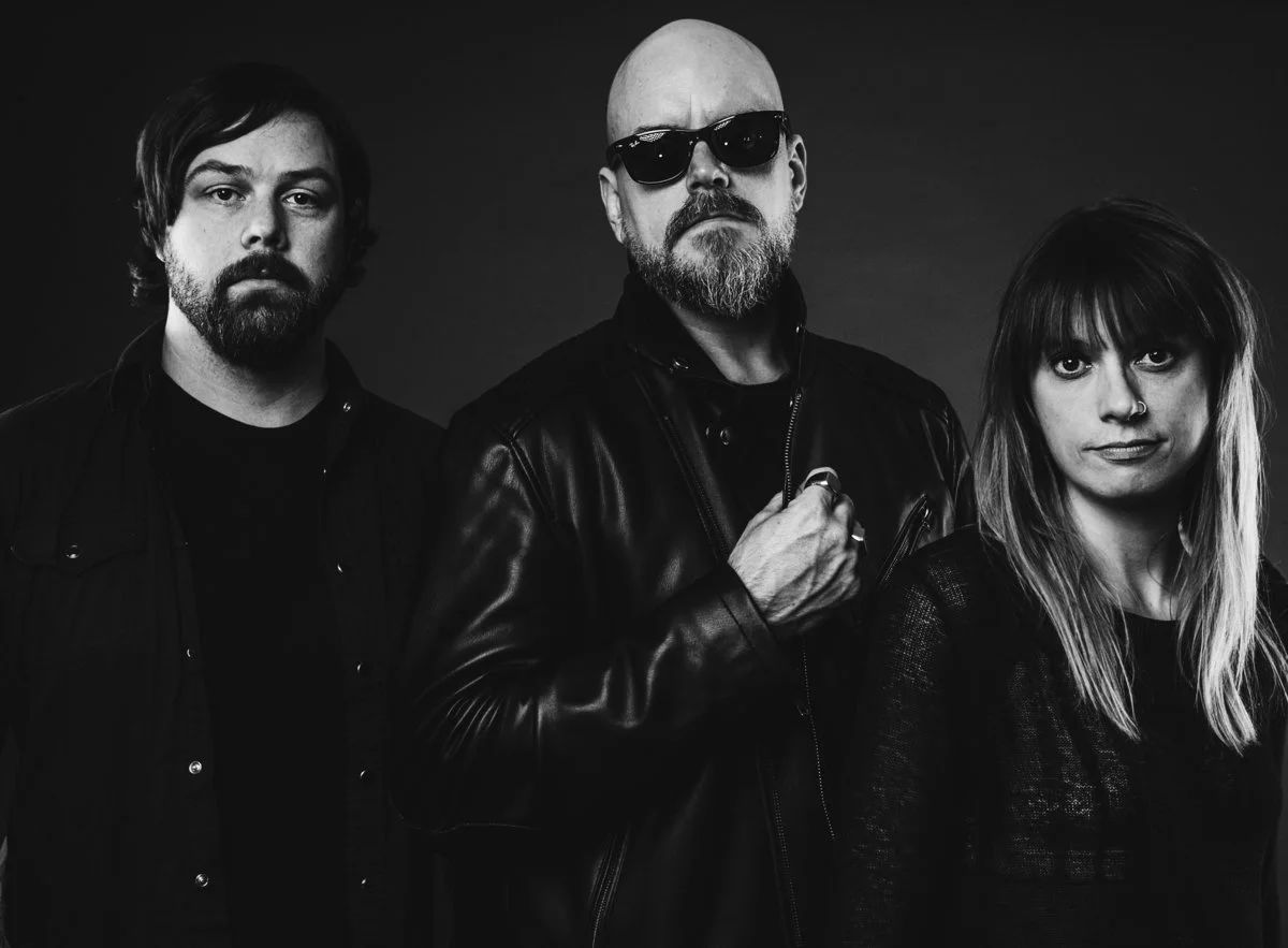 一个吉他手,建立起了全球最大的乐队T恤商店