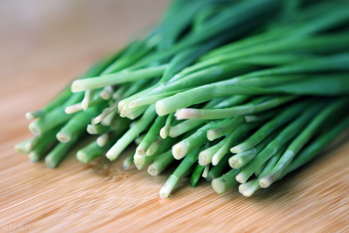 韭菜农残超标吃了有什么症状,韭菜农残吃了吐