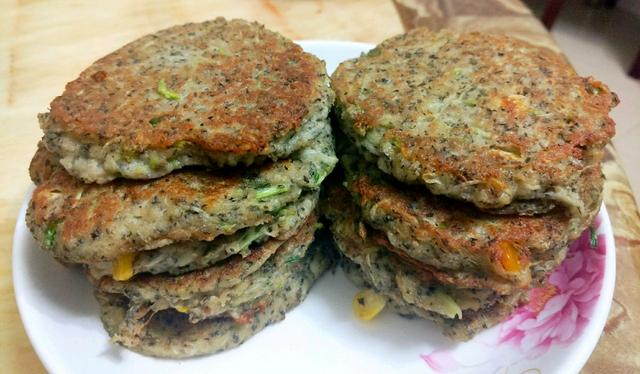 改善白发头，早餐就做这个饼给家人吃，豆渣变美味，做法特简单