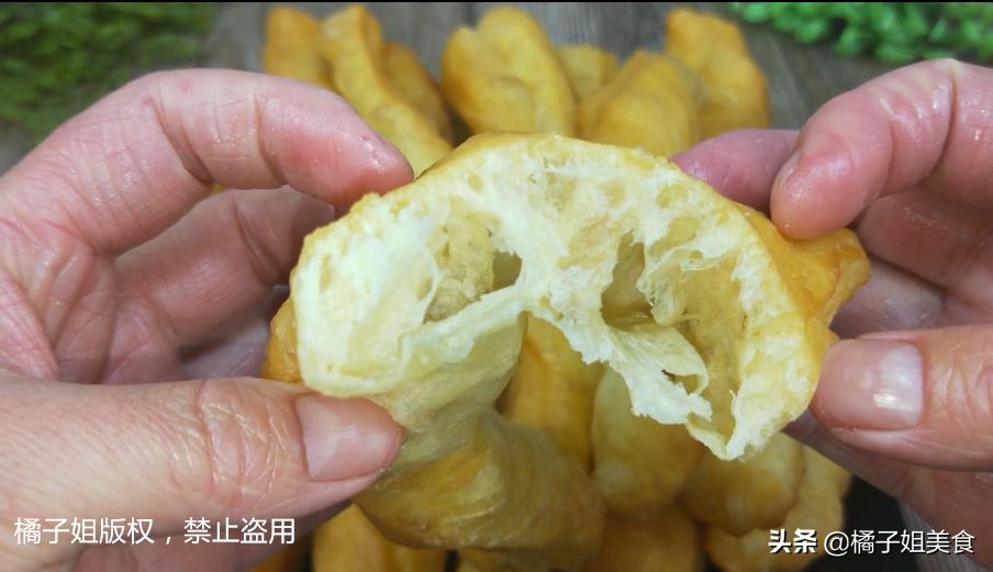 油条的家常做法酥脆空心不用等,油条的做法蓬松酥脆干净卫生