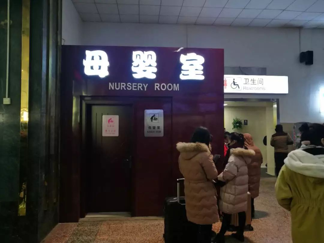 春运第一天火车站视频,2023年春运期间新乡火车站时刻表